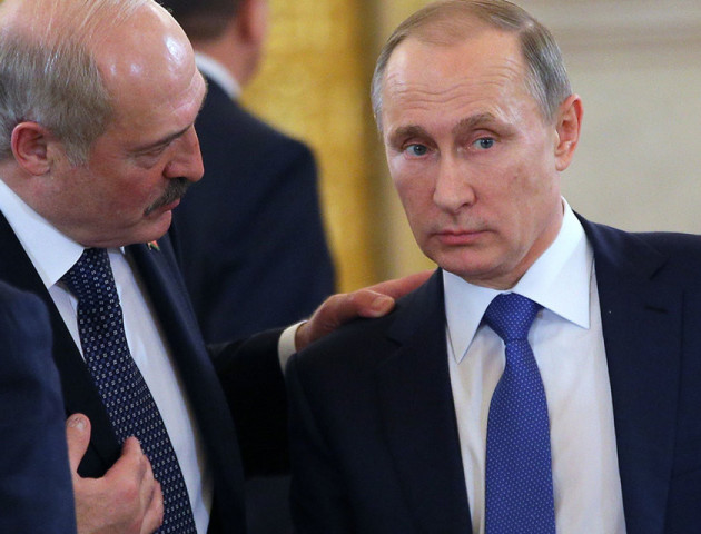 Путін приїхав на зустріч з Лукашенком в туфлях з 10-сантиметровим каблуком