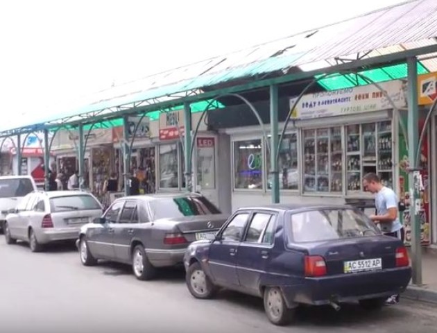 Підприємці луцького ринку «Шанс» відстоюють право працювати. ВІДЕО