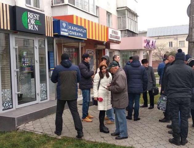 У Луцьку протестували під російськомовною кав'ярнею