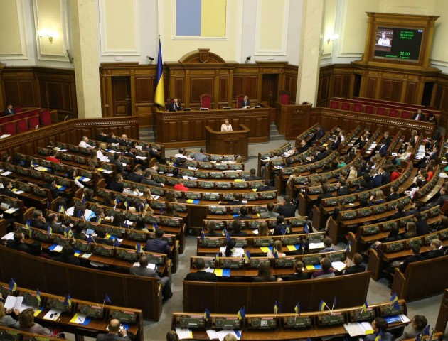 В Україні підвищать податки на цигарки та посилки з-за кордону