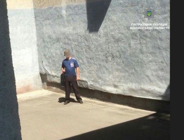 У Луцьку затримали збоченця,  який демонстрував статевий орган дітям