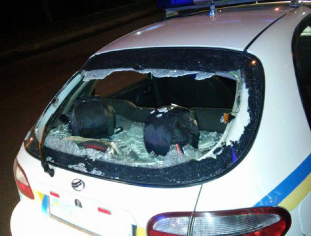 У Луцьку два п'яних підлітка розтрощили машину поліції