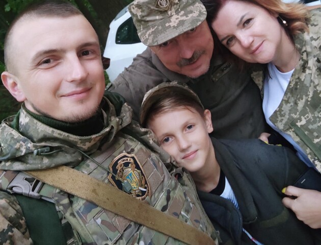 Тато і син – Захисники, мама – волонтерка: як родина лісівника з Волині працює на Перемогу