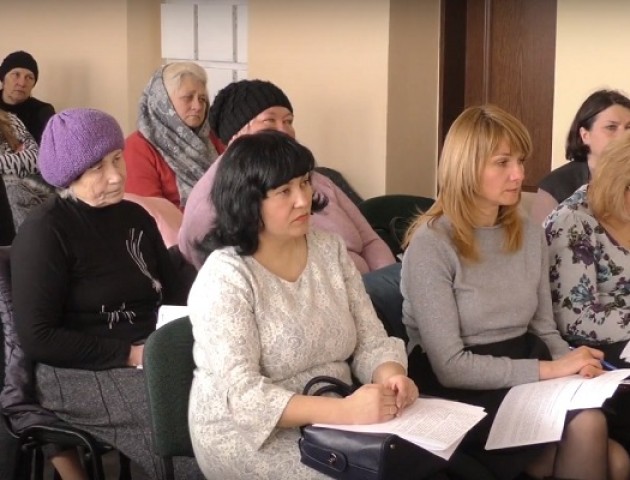Сім'ї загиблих в АТО обговорювали свої проблеми з владою. ВІДЕО