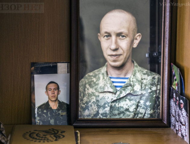 «Мені хочеться обіймати його портрети»: спогади мами Володимира Кияна. ФОТО