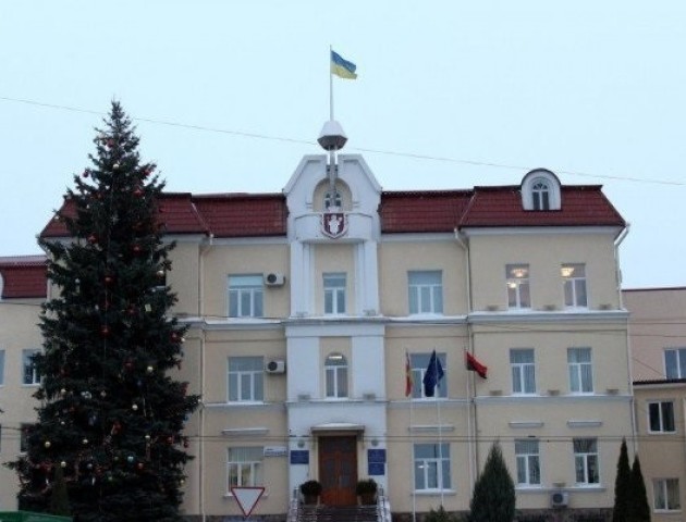 Луцька міськрада хоче купити для виконкому нові автомобілі