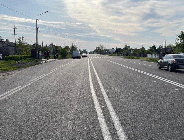 У Луцькому районі бус на смерть переїхав пішохода