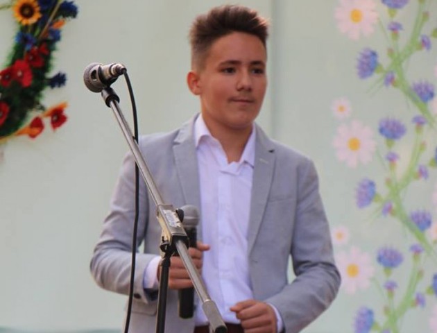 Юний волинянин вражає дорослим чоловічим співом. ВІДЕО