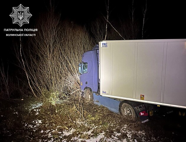 На Волині водій фури заснув за кермом і потрапив у ДТП