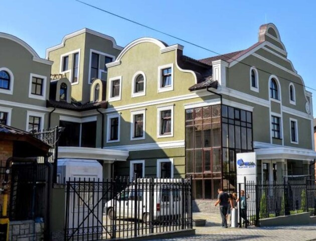 У Луцьку в Старому місті за 3,6 мільйона доларів продають будівлю
