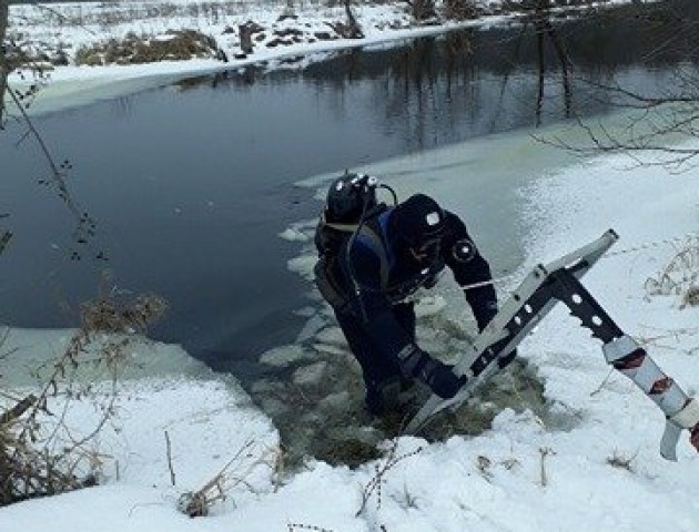 На Волині місяць не можуть знайти тіло хлопця, який провалився під лід