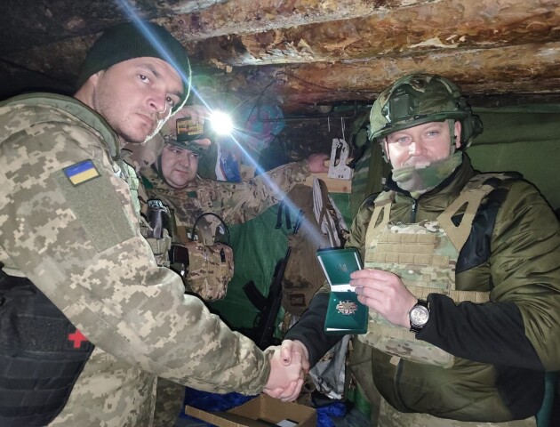 Комбриг 100-ї бригади вручив нагороди волинським захисникам