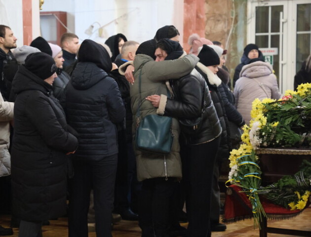 Луцьк попрощався із загиблим захисником