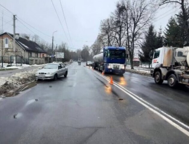 ДТП у Луцьку: автомобіль збив дівчинку на переході