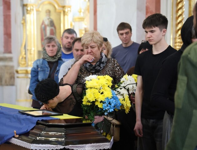 Луцьк попрощався із загиблим захисником