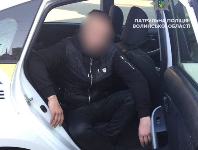 У Луцьку на залізничному вокзалі обікрали жінку 