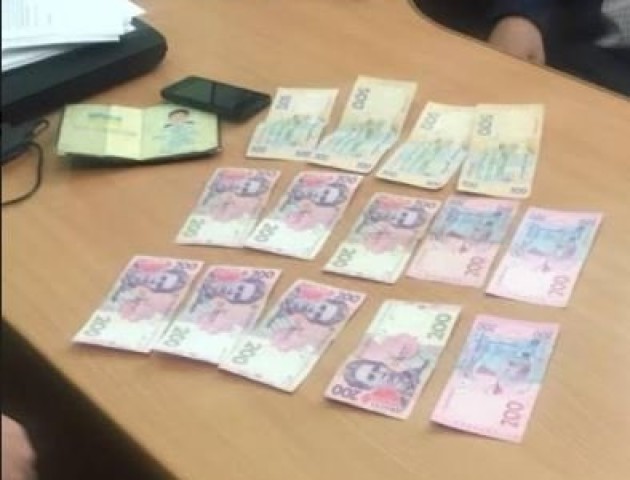 Затримали волинянина, який давав хабара прокурору