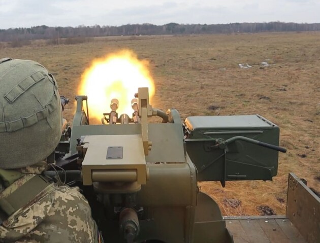 Показали, як зенітники тероборони Волині вчаться збивати наземні та повітряні цілі