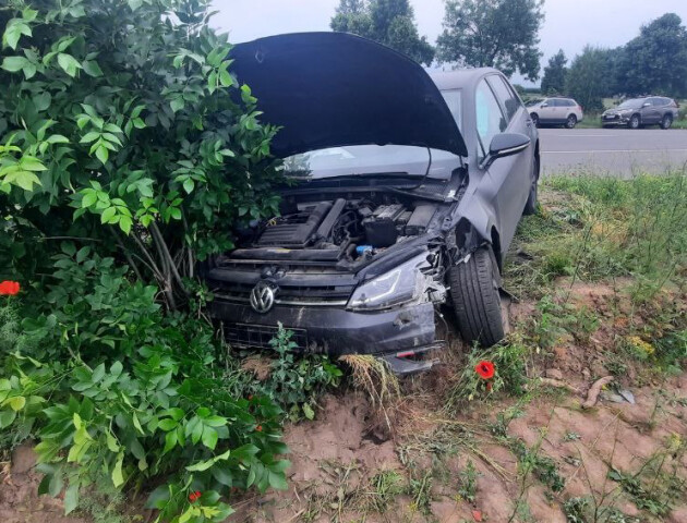 У Луцькому районі зіткнулися два легковики: травмувався водій. ФОТО
