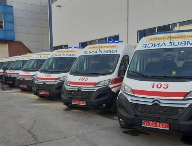 Для волинських медиків купили нові автомобілі