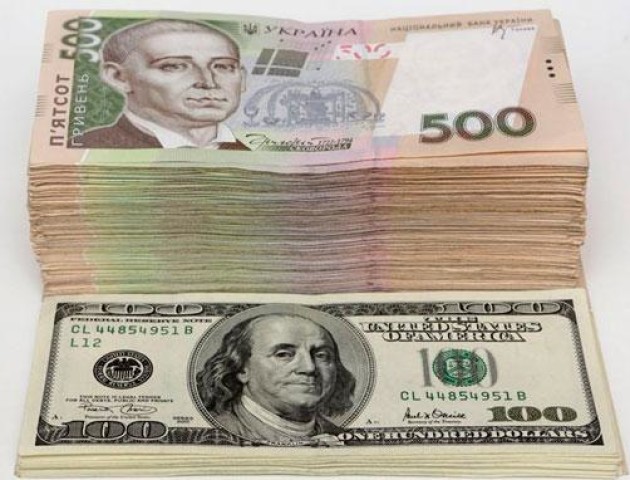 Курс валют на 30 березня: долар суттєво здорожчав