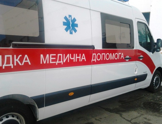 На Волині BMW влетів у «швидку» та втік з місця події