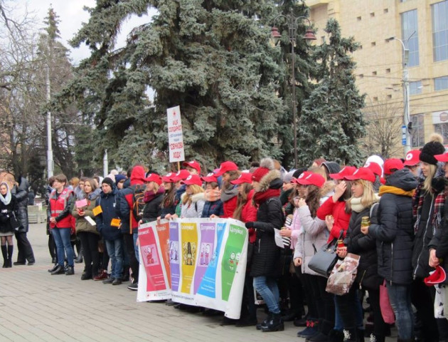 Як у Луцьку відбулася акція підтримки ВІЛ-позитивних людей. ВІДЕО