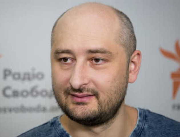 Кілька пострілів у спину – вбили відомого журналіста