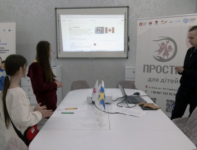 У Луцьку 14-річний хлопець з аутизмом викладає англійську мову для однолітків