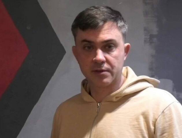 Волонтер з Луцька виготовляє павербанки для військових