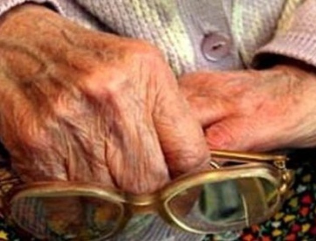 На Волині обікрали прикуту до ліжка пенсіонерку
