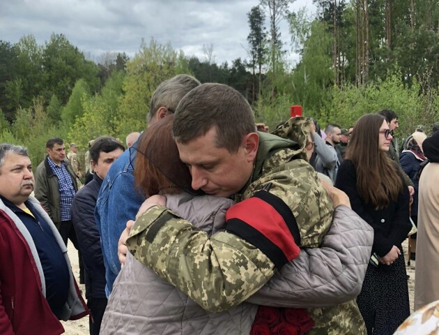 На Волині попрощалися з Героєм, який помер у російському полоні. ФОТО