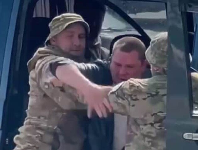 «Ми теж витягуємо людей з ТЦК» – боєць «Азову»