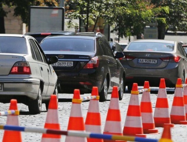 В Україні змінилися правила дорожнього руху: врегулюють переміщення людей на візках