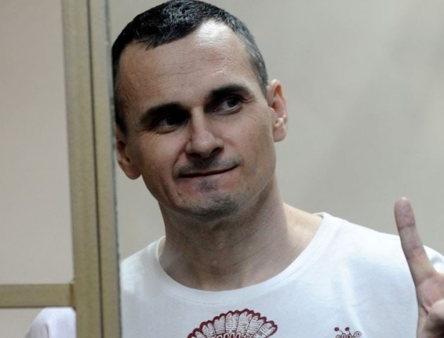 У Москві біля будівлі уряду вивісили банер на підтримку Сенцова