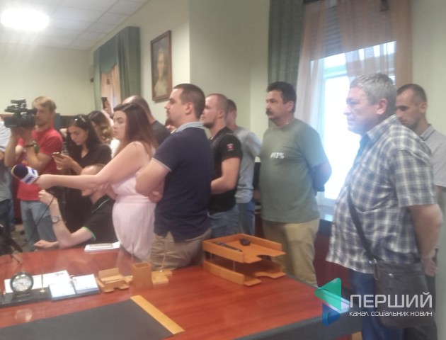 Зіштовхуєте лобами жителів Луцька, - атовці протестують у міськраді