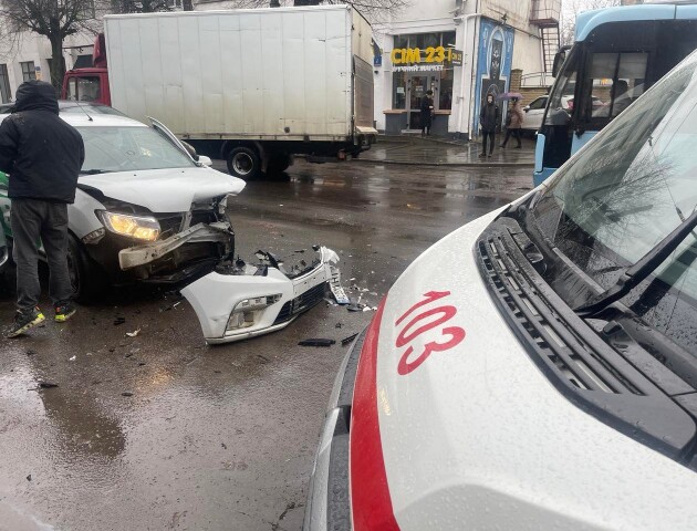 У Луцьку зіткнулися два авто