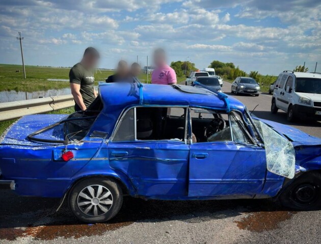 У Луцькому районі авто в'їхало у відбійник: водія госпіталізували. ФОТО