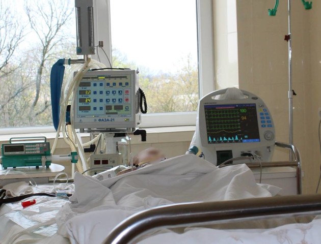 На Волині медики повернули до життя дворічну дитину, яка втопилася у ставку