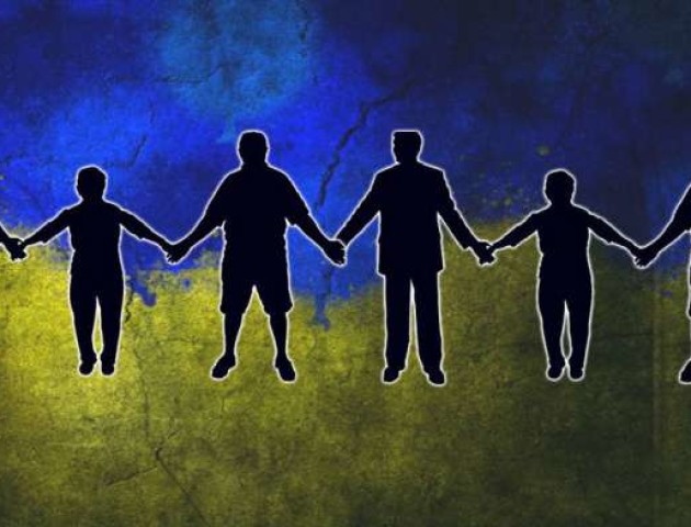 Лучан кличуть на «живий ланцюг» єднання