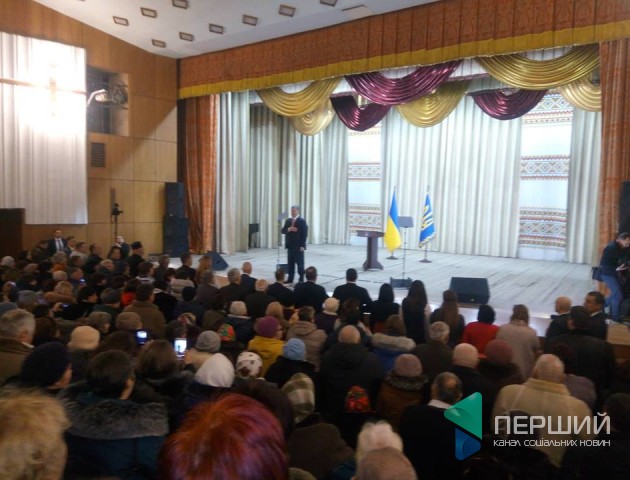 Петро Порошенко пообіцяв приїхати в Олику на відкриття відремонтованої дороги