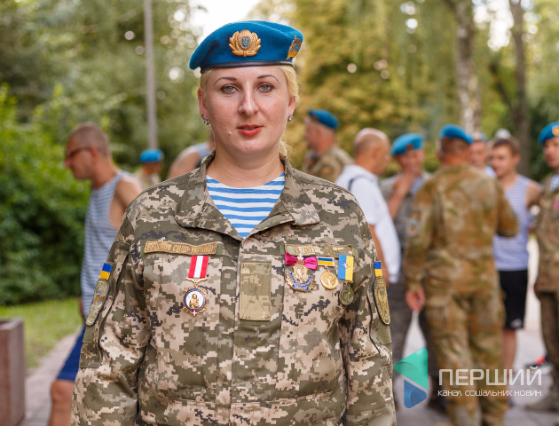 Одна жінка серед 75 чоловіків: як десантниця з Черкащини потрапила до Луцька