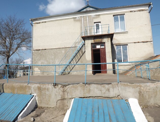 На Горохівщині може завалитися школа