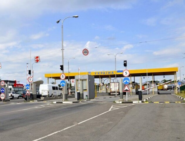 Збитки на пів мільярда: викрили злочинну організацію на Волинській митниці
