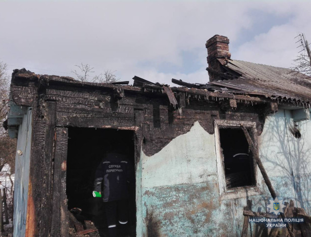 На Волині чоловік вбив пенсіонерку, а потім спалив її будинок