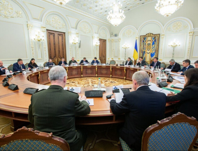 На засіданні РНБО будуть обговорювати запровадження надзвичайного стану. Що він передбачає?
