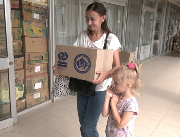 У Луцьку почали видавати продуктові набори людям, які опинились в складних життєвих обставинах