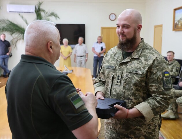 Двоє офіцерів Волинського прикордонного загону отримали вогнепальну зброю