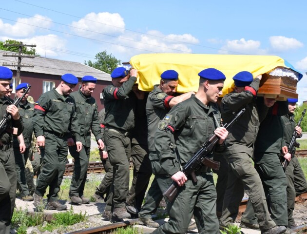 На Волині попрощалися із полеглим на війні Артуром Кліментовичем. ФОТО