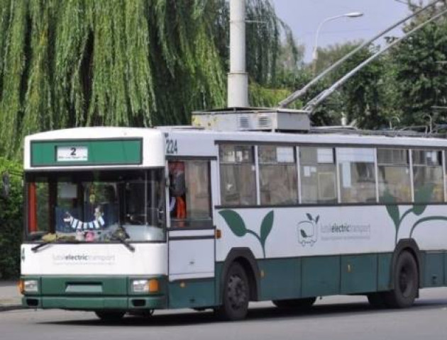 Повідомили, який громадський транспорт курсуватиме у Луцьку Великодньої ночі